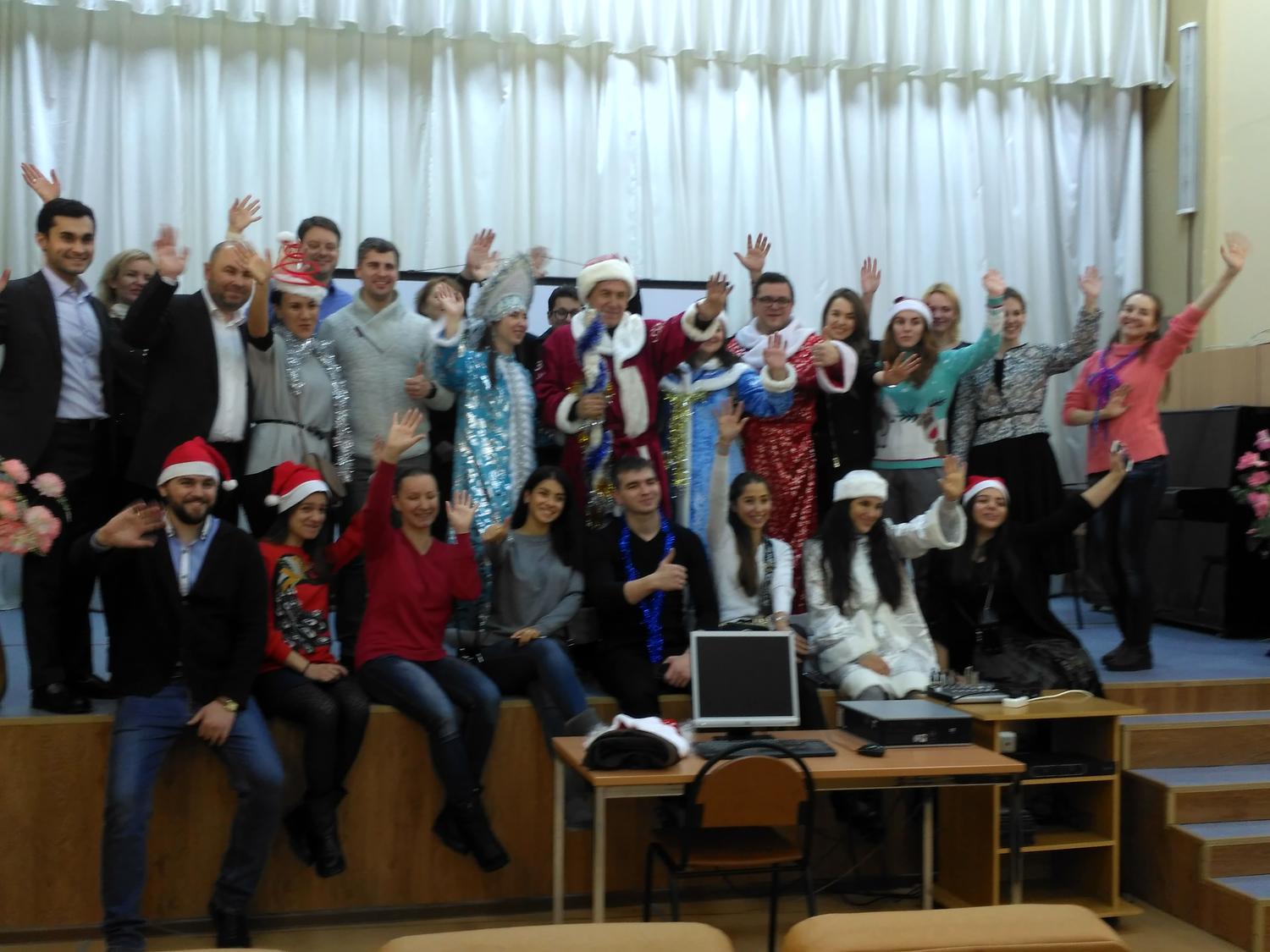 «9» декабря 2018 года Вышневолоцкий дом-интернат для престарелых и инвалидов с праздничным концертом посетили более сорока представителей волонтерских движений Внешэкономбанка РФ, Министерства экономического развития РФ, благотворительного фонда «Старость в радость», а также юношеского состава Московского казачьего хора
itemprop=