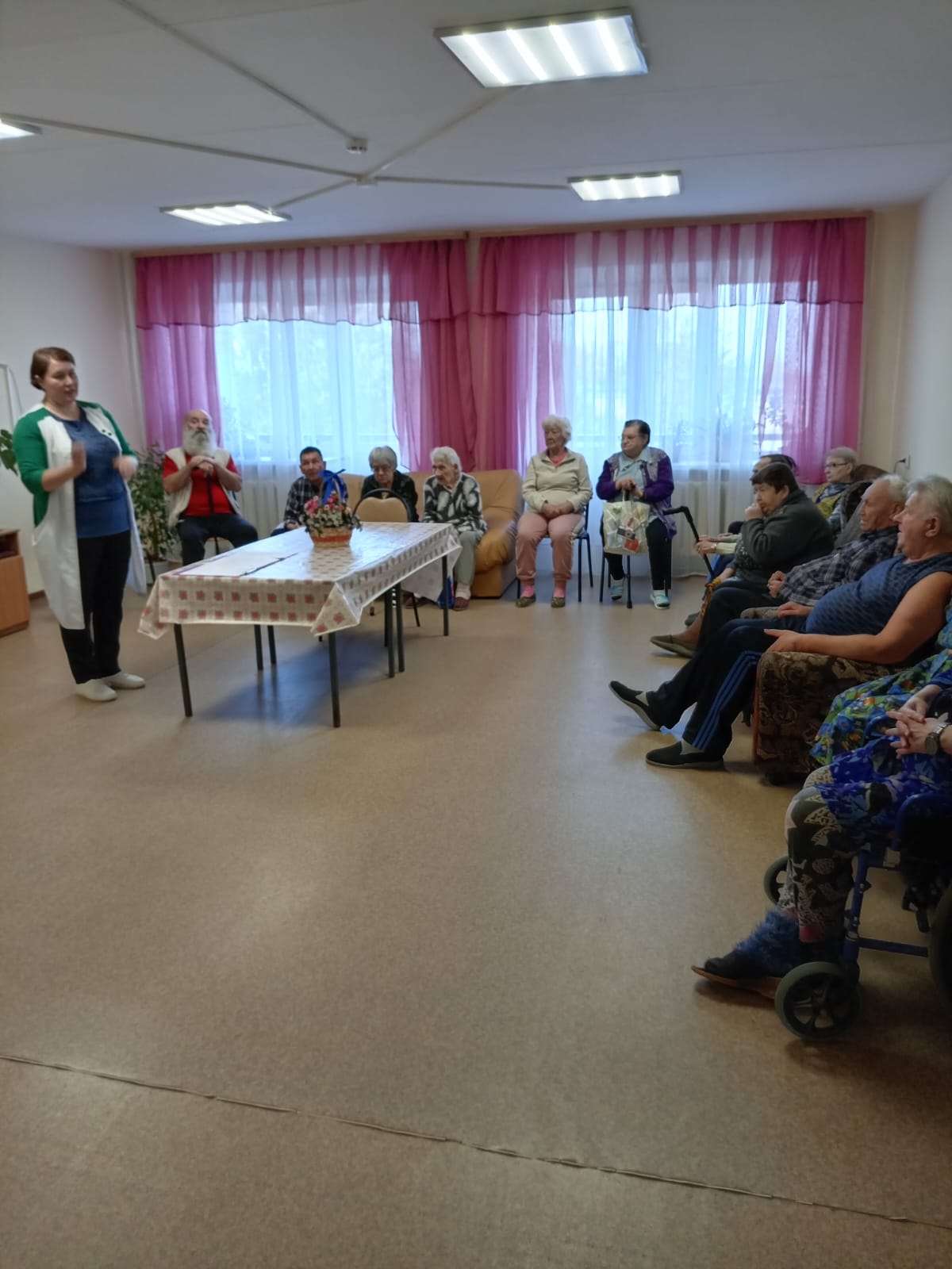 Лекция на тему: Правила дорожного движения для пешеходов и проживающих пользующихся инвалидной коляской"
itemprop=